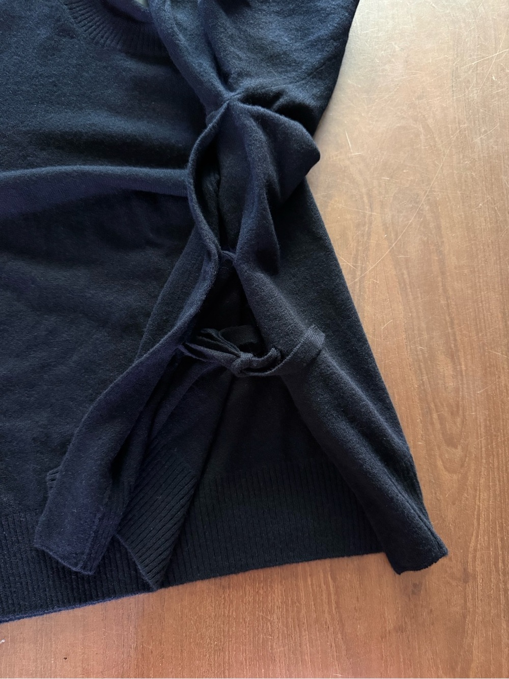 Vince 100% Cashmere Side Tie Bow Crewneck Sweater Small Navy - Picture 3 of 6